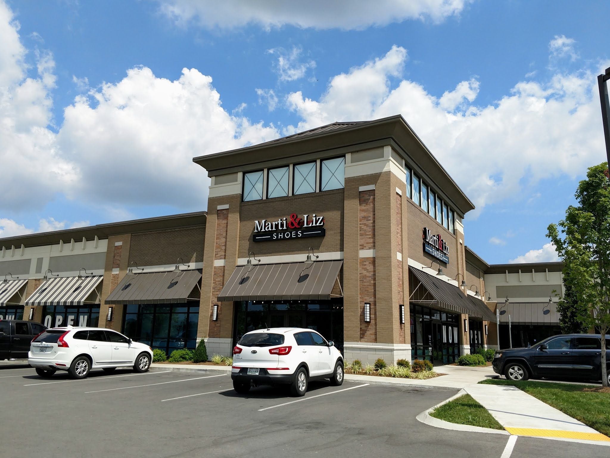 949 N. Thompson Lane - Image 4